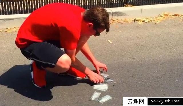 手機鋼化玻璃膜真的能防止摔碎屏幕嗎？