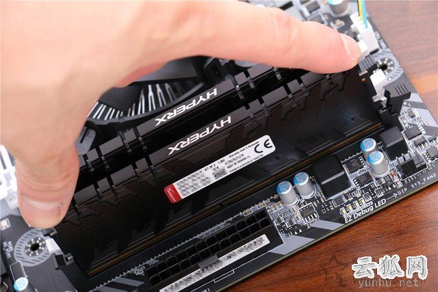 開機之后顯示器黑屏無信號輸入,但電腦主機一直在運行的解決方法