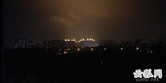 手機拍照技巧：教你如何使用手機的專業模式來拍攝純凈的夜景