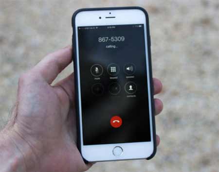 iPhone手機突然打不出電話是什么問題？
