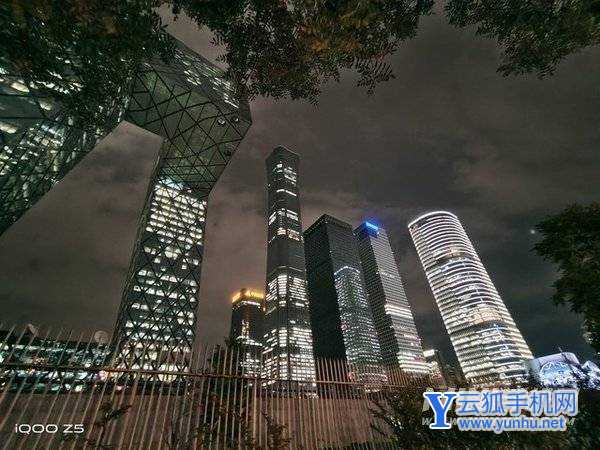 iQOO Z5評測：千元小鋼炮真能玩轉主流游戲？（不發） 