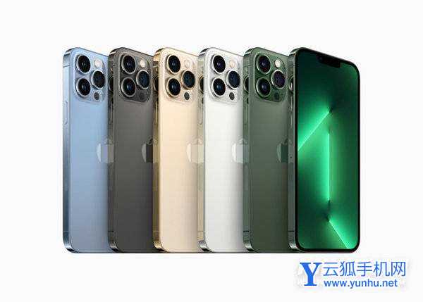 遠峰藍色、石墨色、金色、銀色和全新蒼嶺綠色 iPhone 13 Pro。