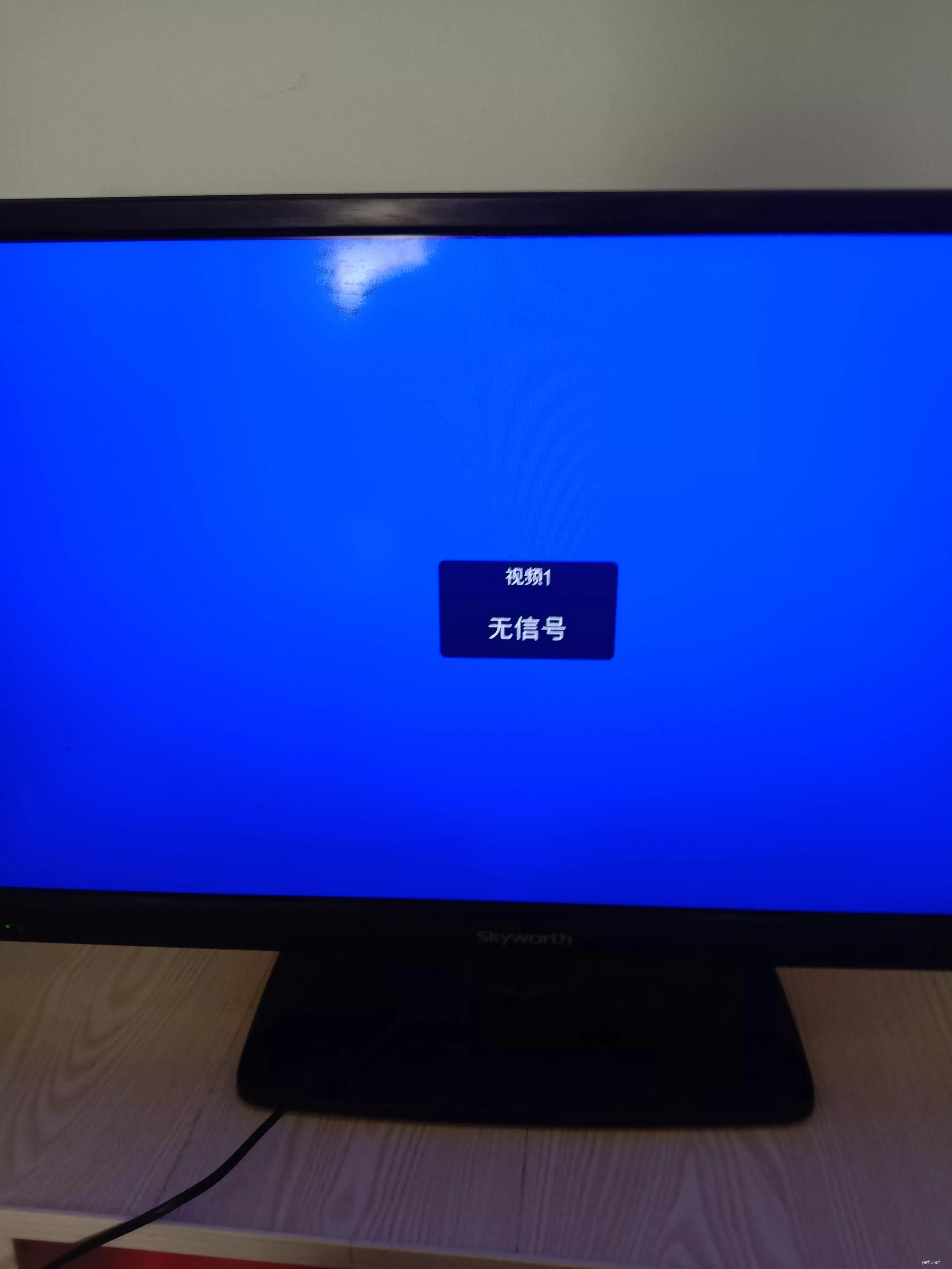 創維液晶電視32E500綠燈亮黑屏無聲