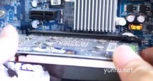 電腦顯示屏不亮但是主機已開機怎么解決
