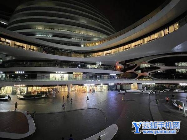 蘋果/OPPO/小米夜景拍攝對比-哪款手機拍照更加出色